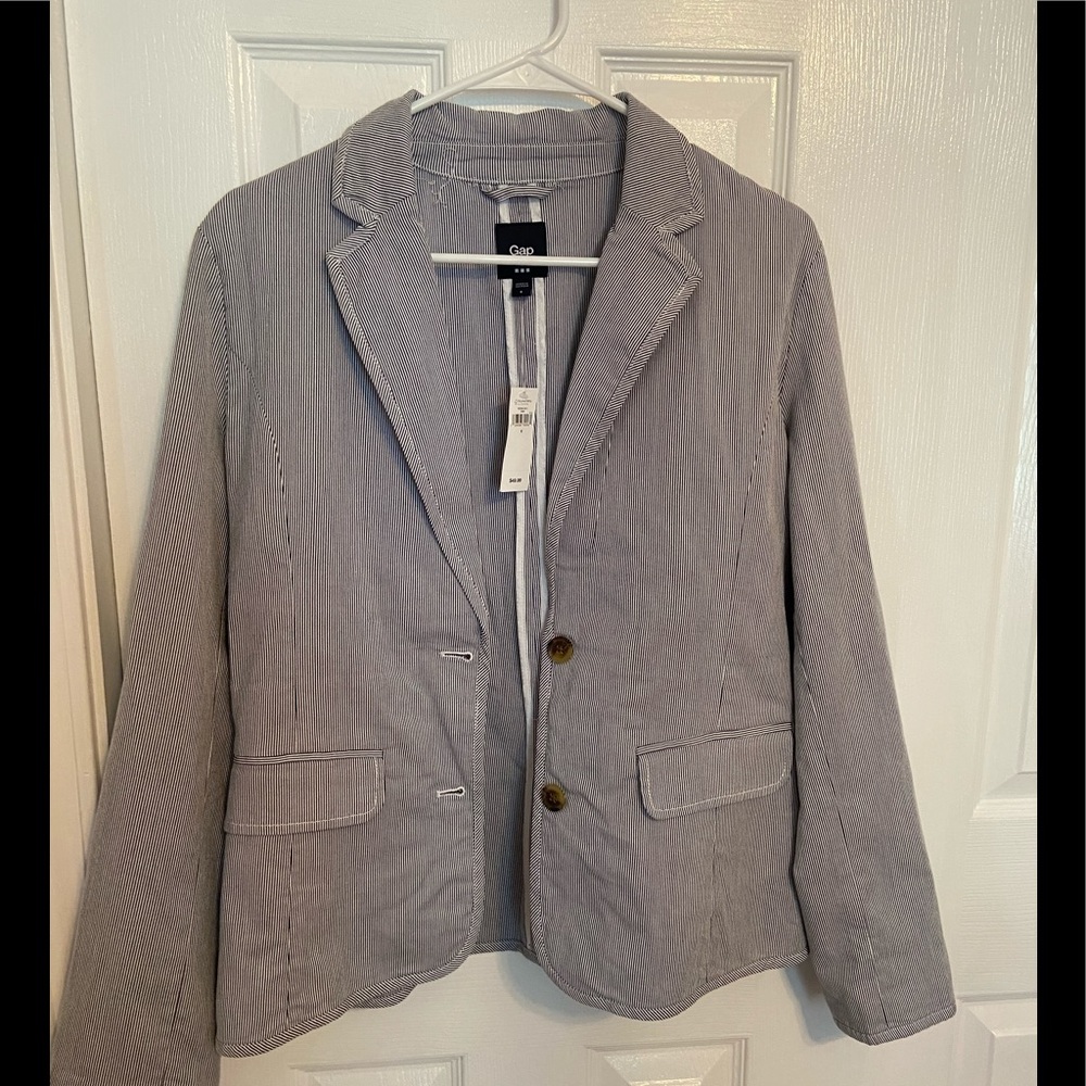 *NWT* Gap Seersucker Two Button Blazer